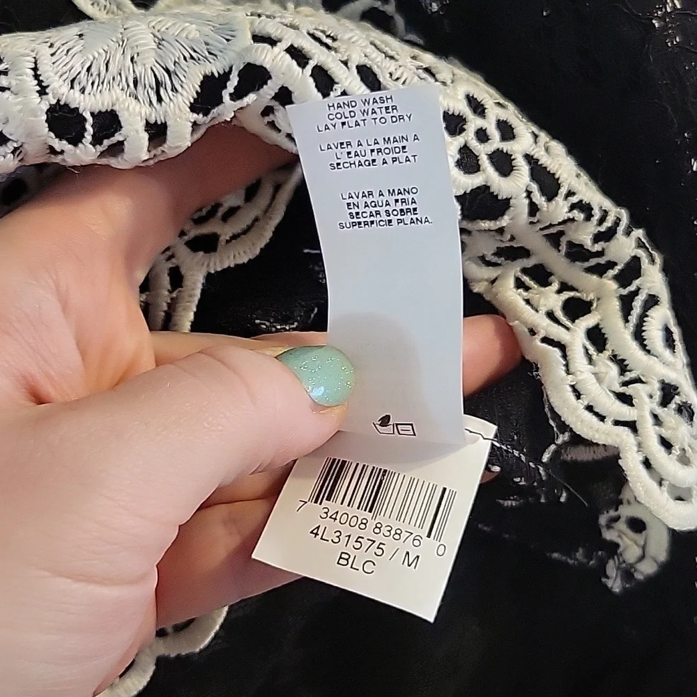 Lace Blouse - Picture 6 of 7